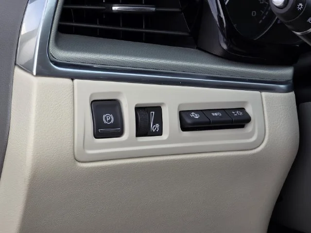 Used 2024 Crystal White Tri-Coat Cadillac Premium Luxury image 24