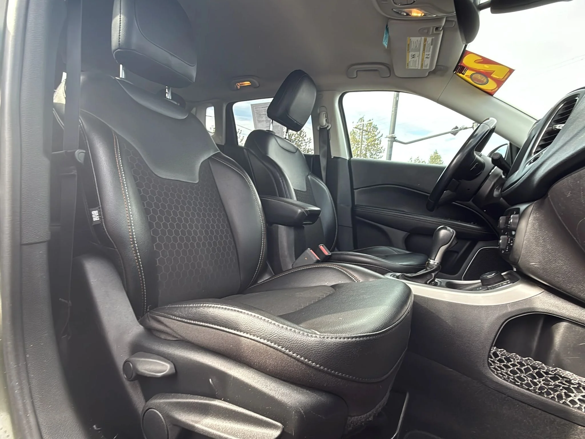 Used 2020 Olive Green Pearlcoat Jeep Latitude image 21