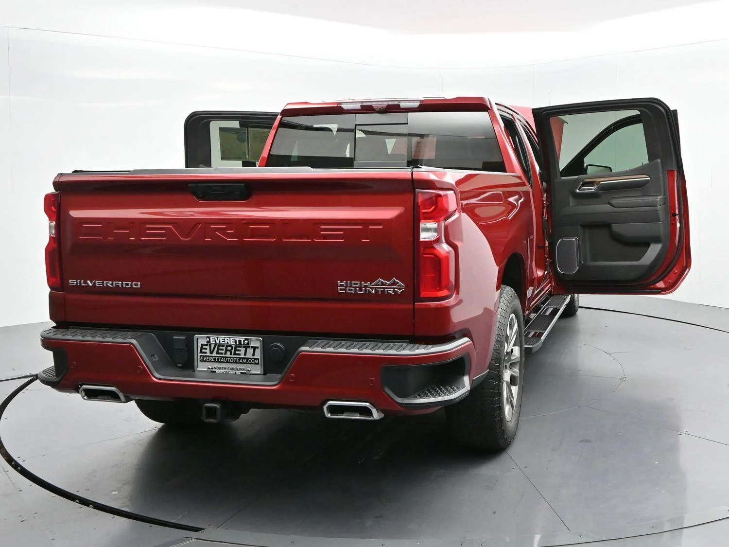 Used 2023 Radiant Red Tintcoat Chevrolet High Country image 47