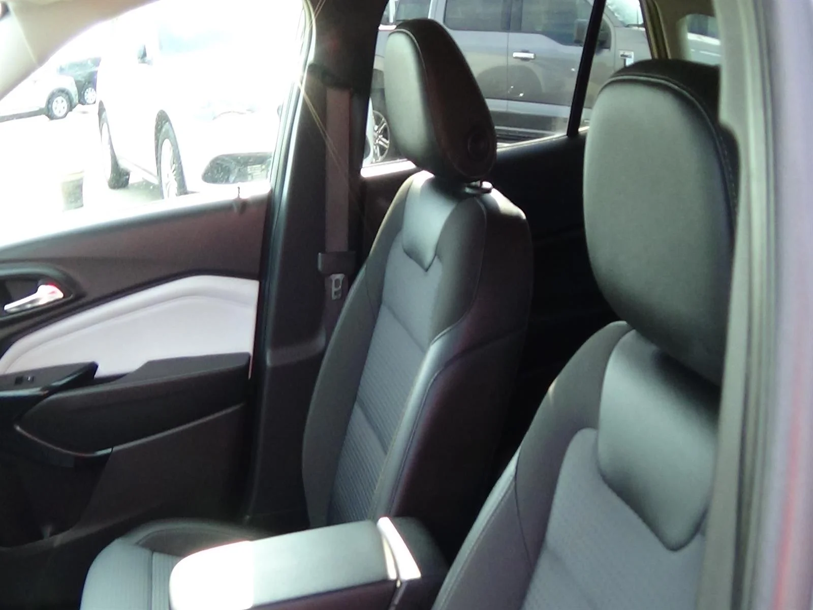 Used 2025 Sterling Gray Metallic (gzb) Chevrolet LT image 18