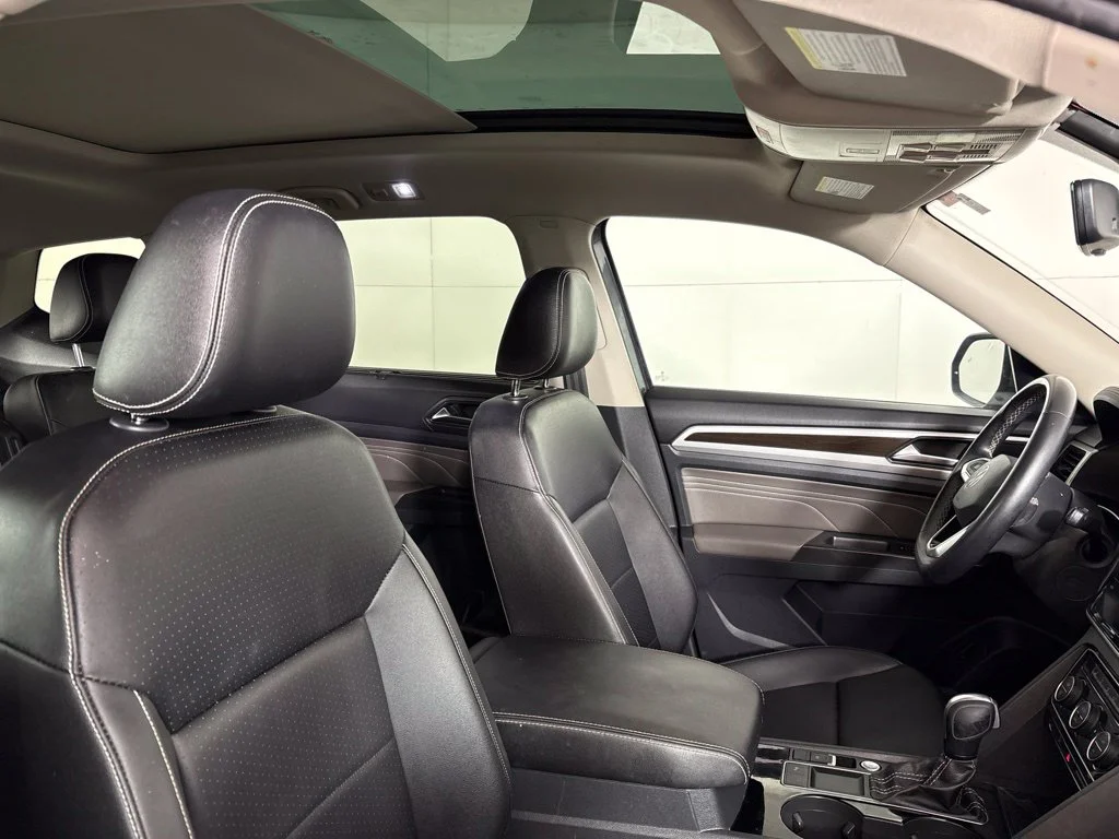 Used 2023 Gray Volkswagen 3.6L V6 SE w/Technology image 19