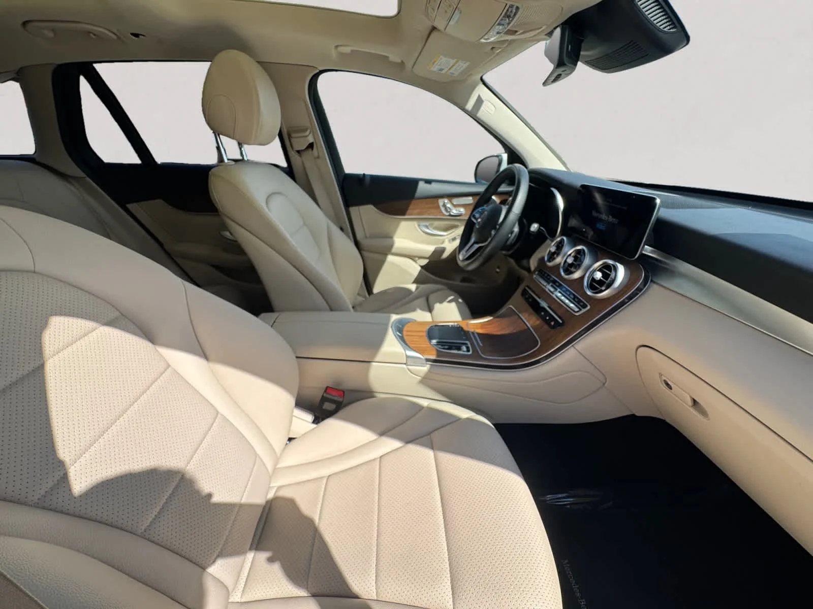 2022 Mercedes-Benz GLC GLC300 - Photo 15