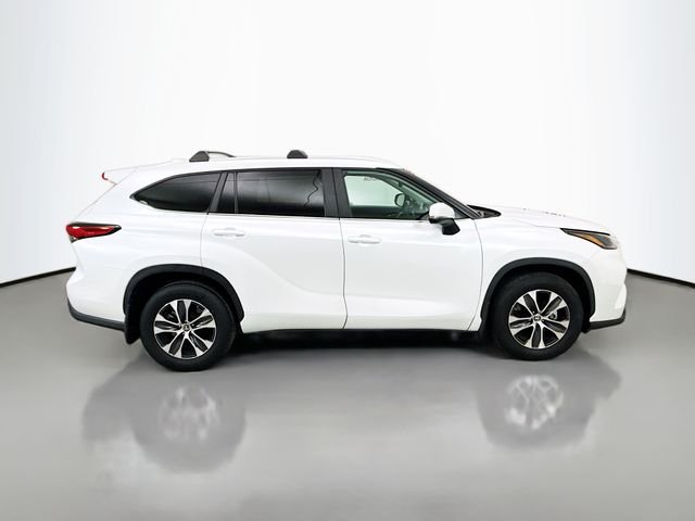 2023 Toyota Highlander XLE - Photo 8