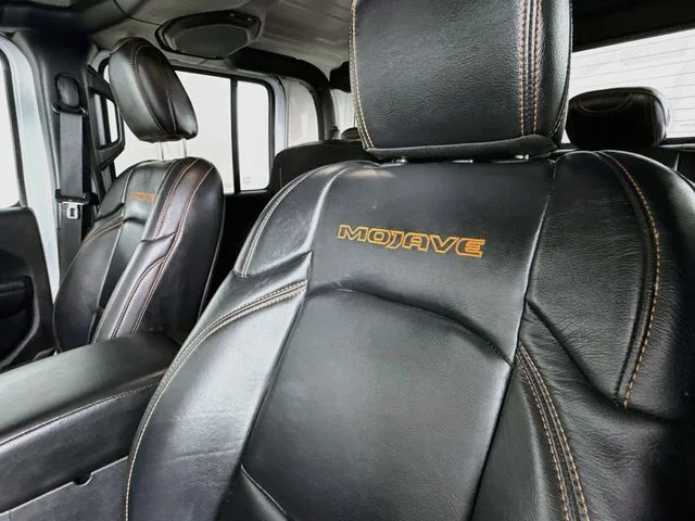 Used 2021 White Jeep Mojave image 33