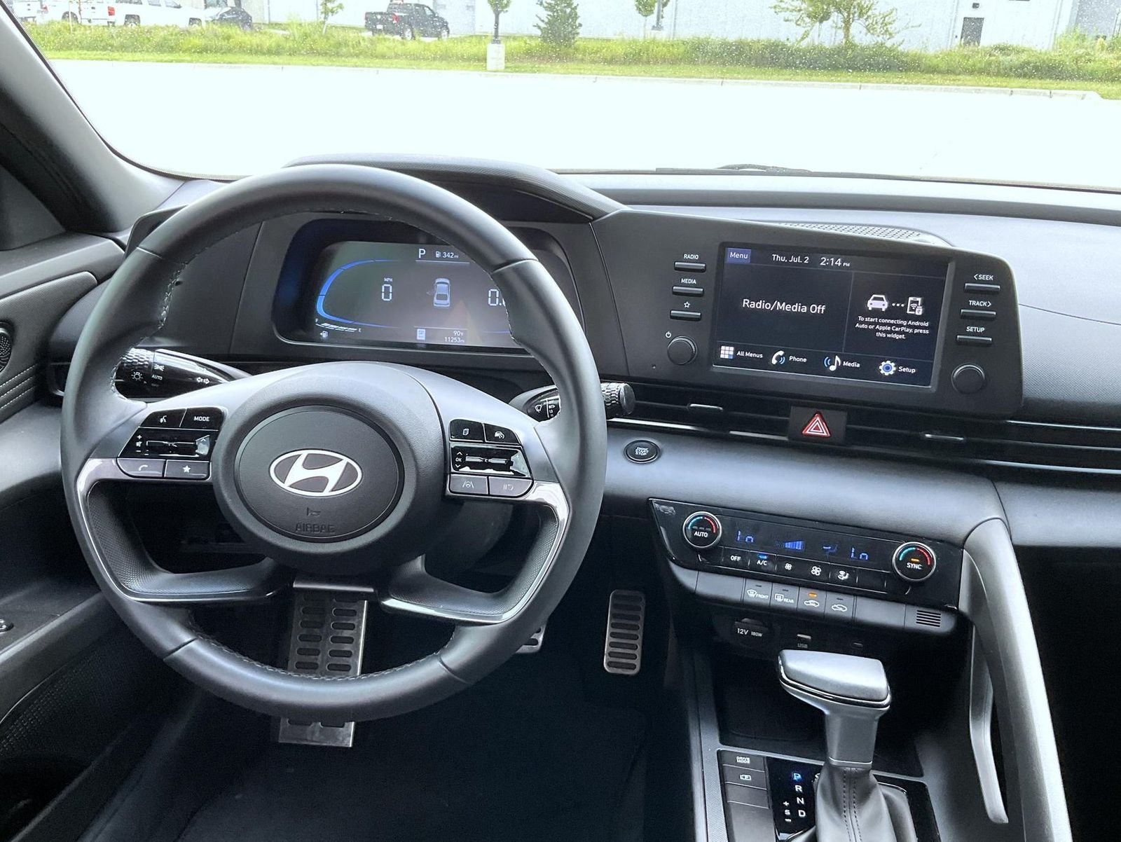 2025 Hyundai Elantra SEL - Photo 14