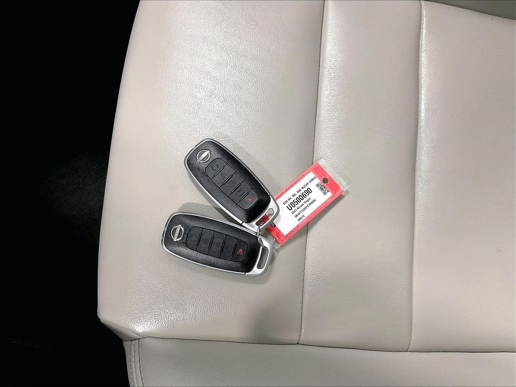 Used 2023 Pearl White Nissan SL image 31