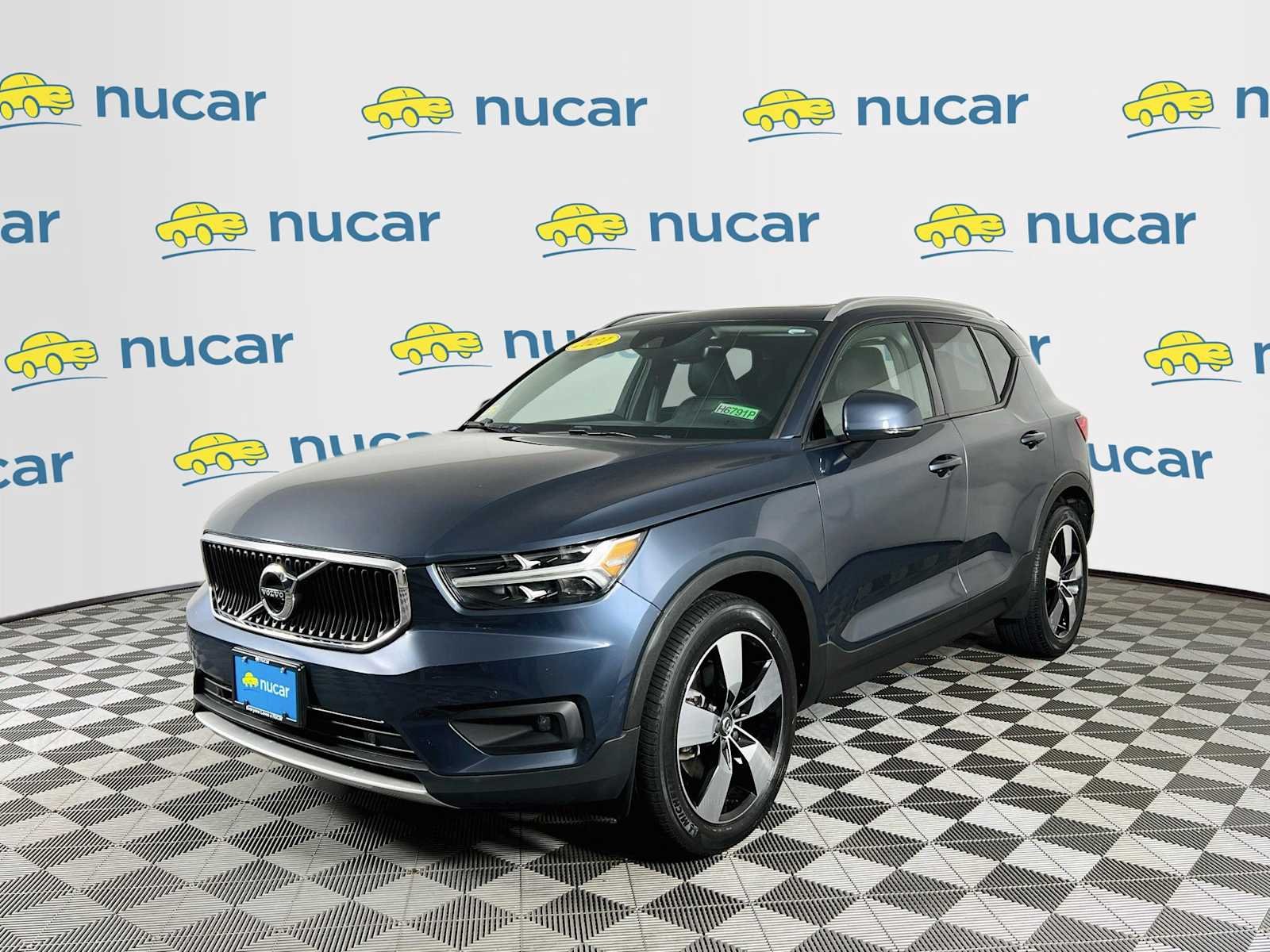 Used 2021 DENIM BLUE METALL Volvo Momentum image 3