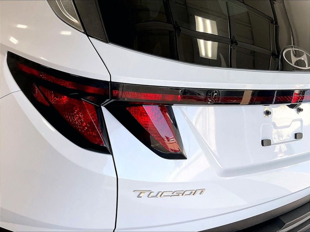 Used 2024 White Hyundai SEL image 32
