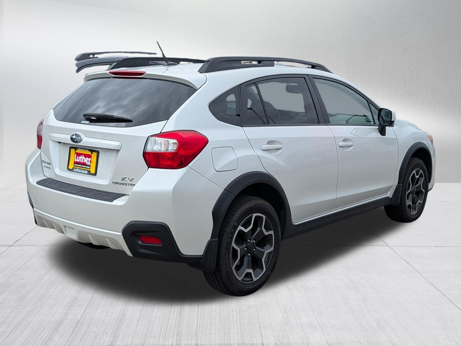 Used 2013 Satin White Pearl Subaru Limited image 7
