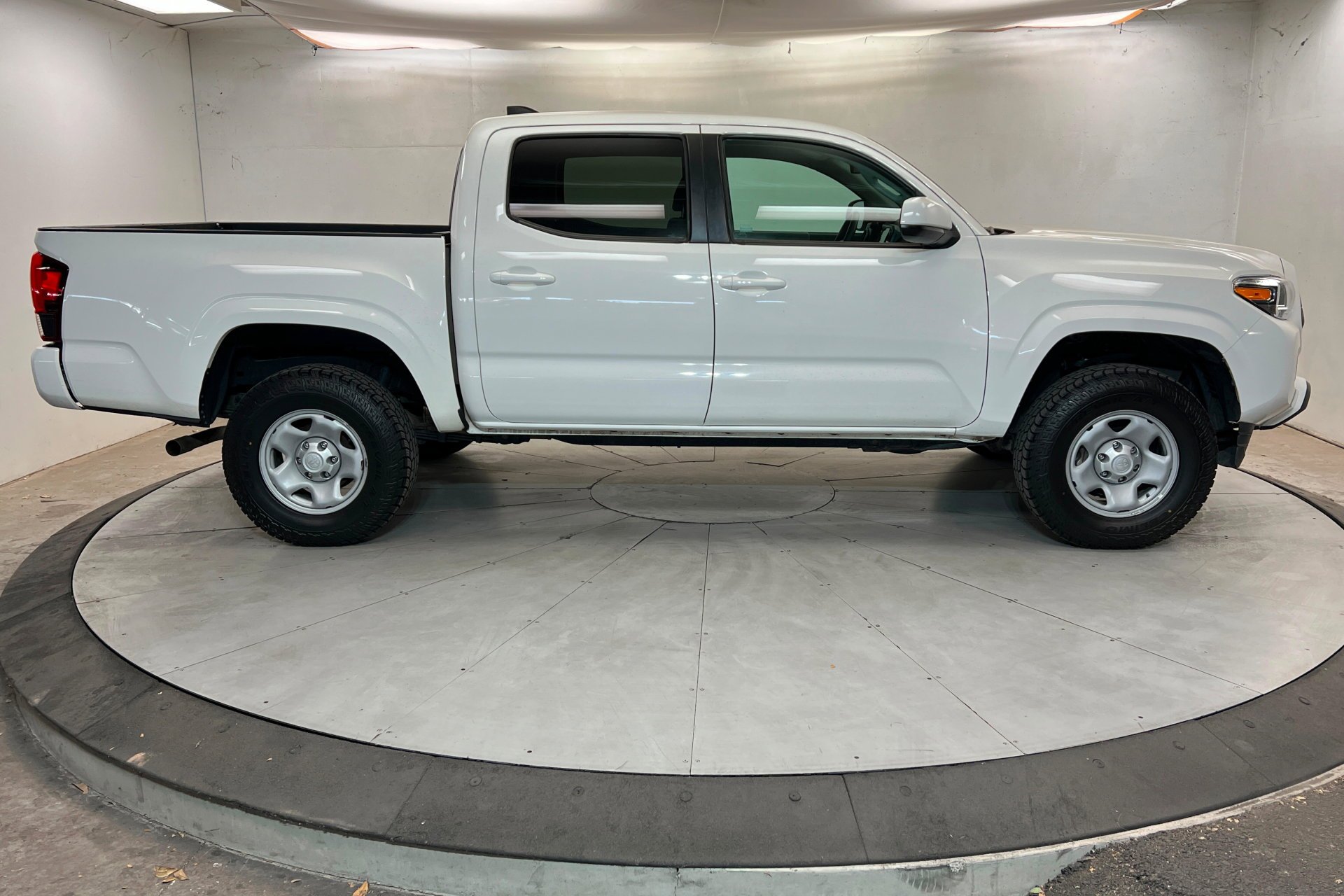 2022 Toyota Tacoma SR - Photo 7