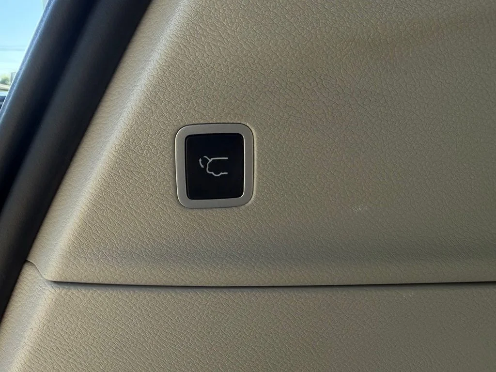 Used 2024 White Chrysler LX image 5