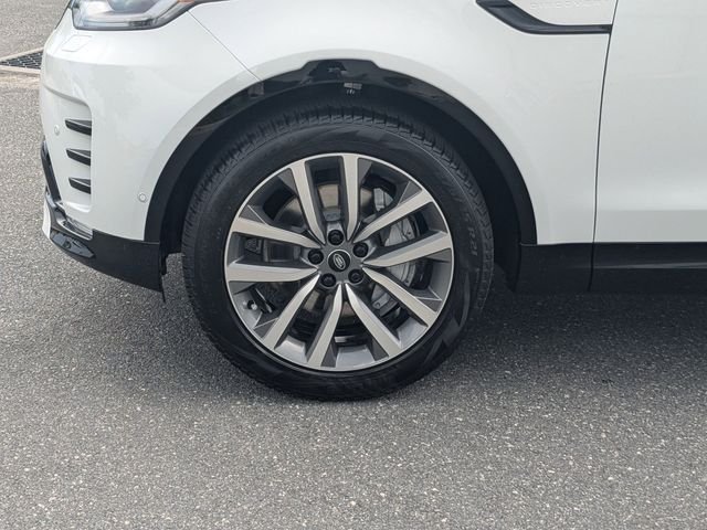 New 2026 Fuji White Land Rover Dynamic SE image 9