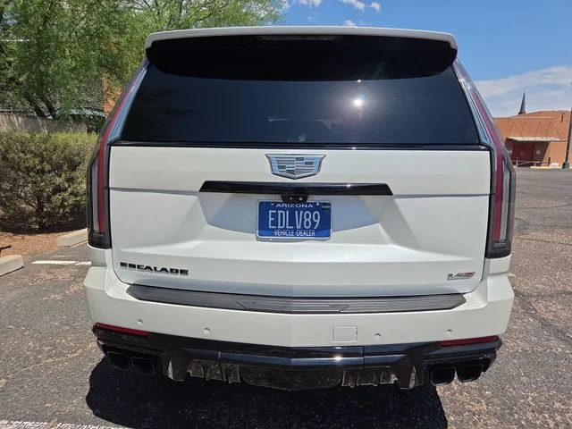 Used 2025 White Cadillac V-Series image 28