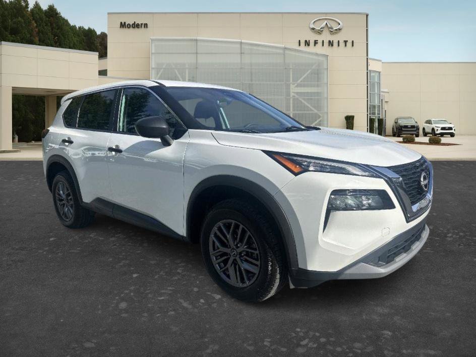Used 2023 Glacier White Nissan S image 3