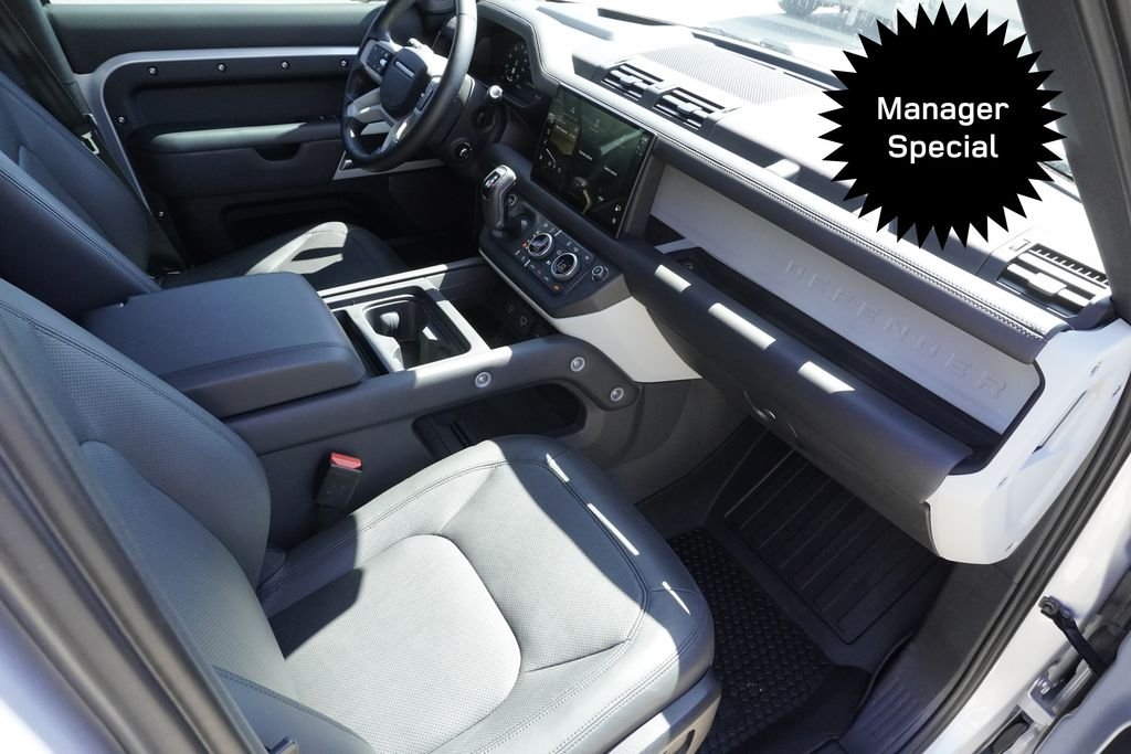 Used 2024 Silver Land Rover V8 image 22