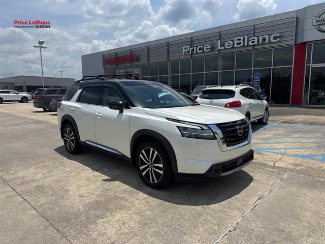 2024 Nissan Pathfinder Platinum 2WD's photo