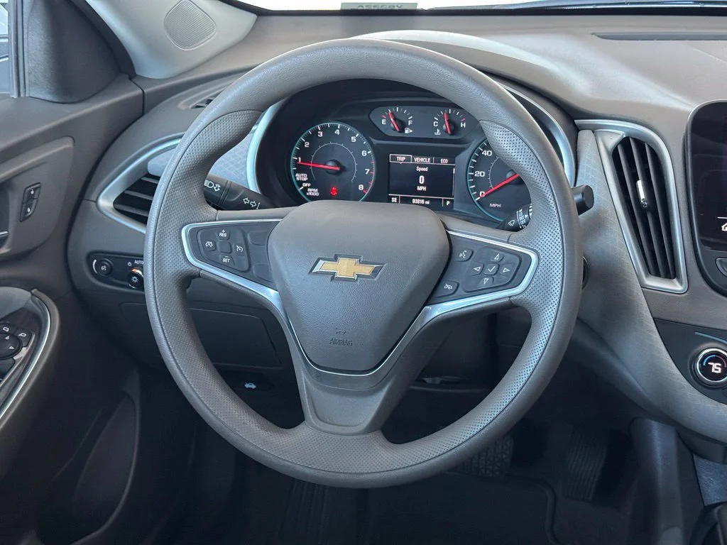 Used 2022 SUMMIT WHITE Chevrolet LT image 22