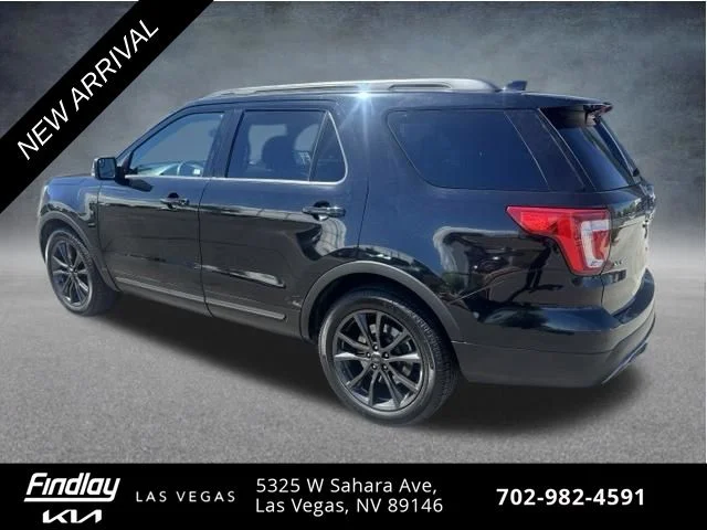 Used 2017 Black Ford XLT image 2