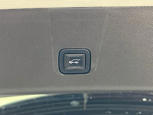Used 2022 Silver Chevrolet 1LT image 26