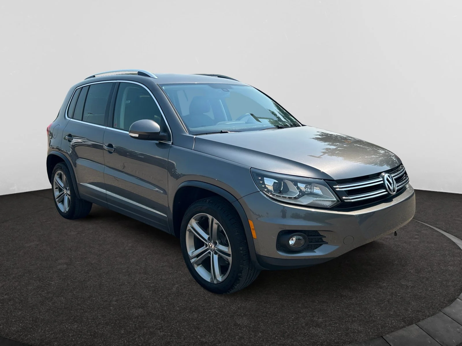 Used 2017 Silver Volkswagen Highline image 7