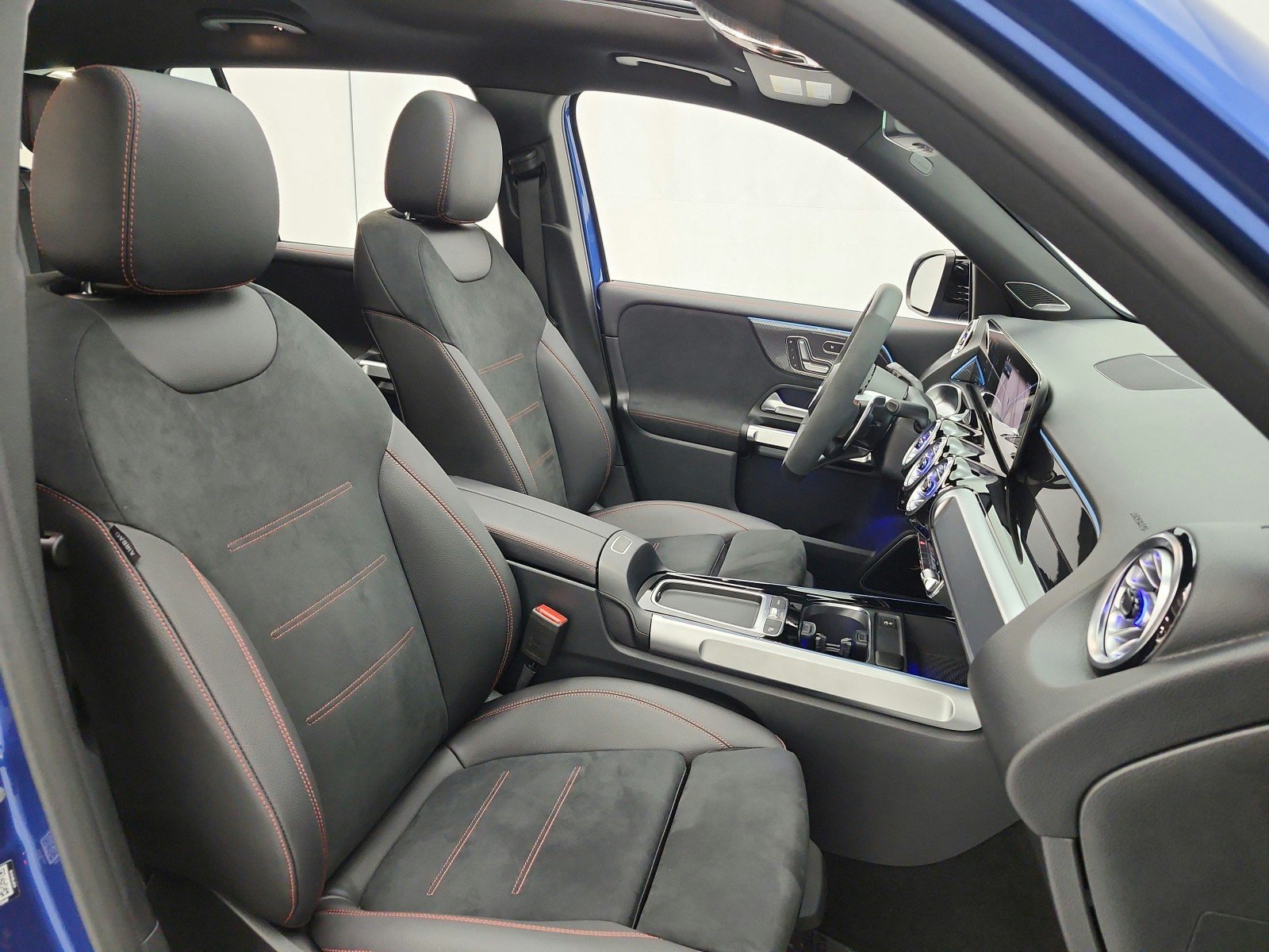 Used 2025 Starling Blue Metallic Mercedes-Benz AMG® GLB 35 4MATIC SUV image 20