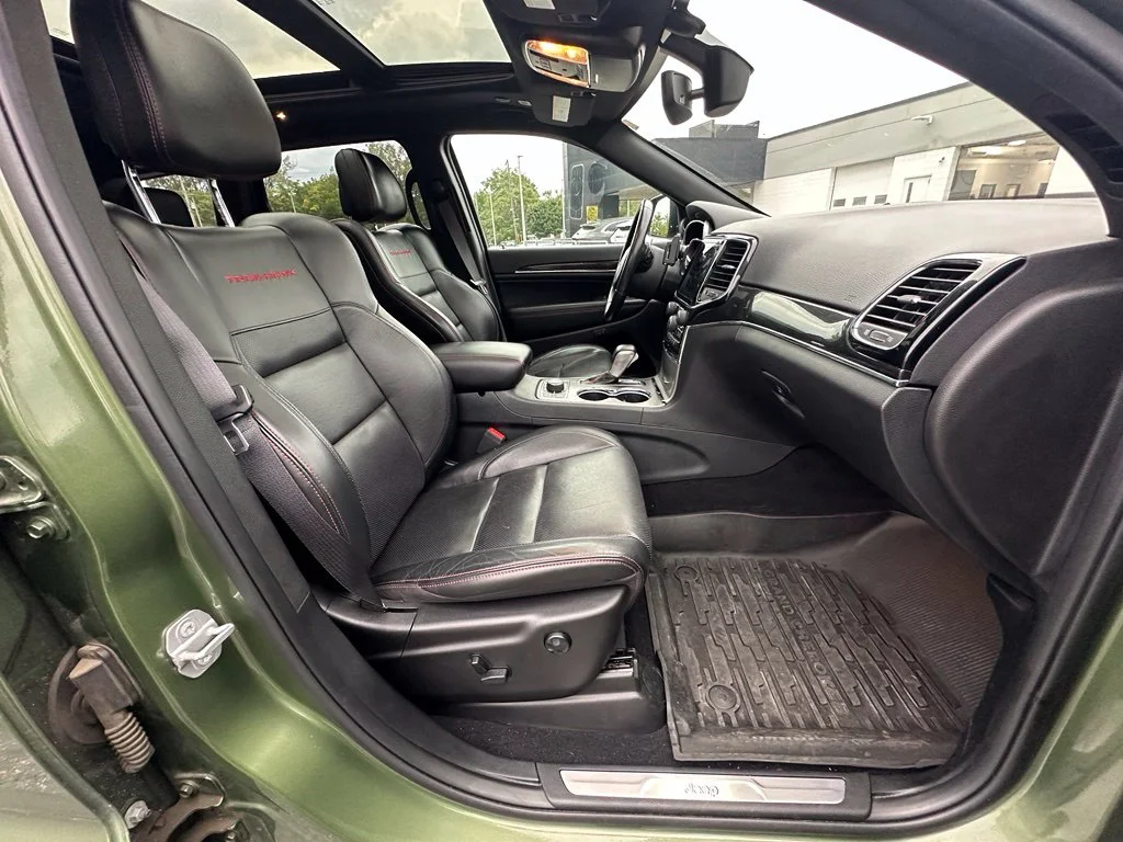 Used 2020 Green Metallic Clearcoat Jeep Trailhawk image 6