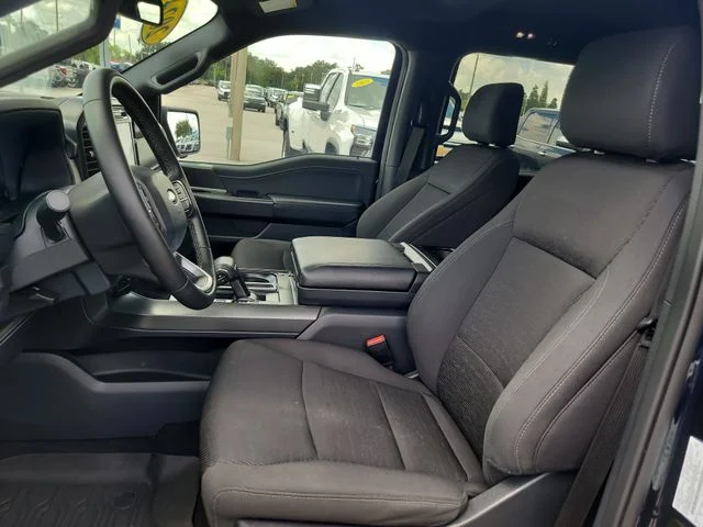 Used 2024 Blue Ford XLT image 19