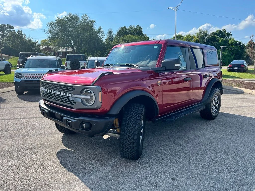 Used 2025 Red Ford Badlands image 3