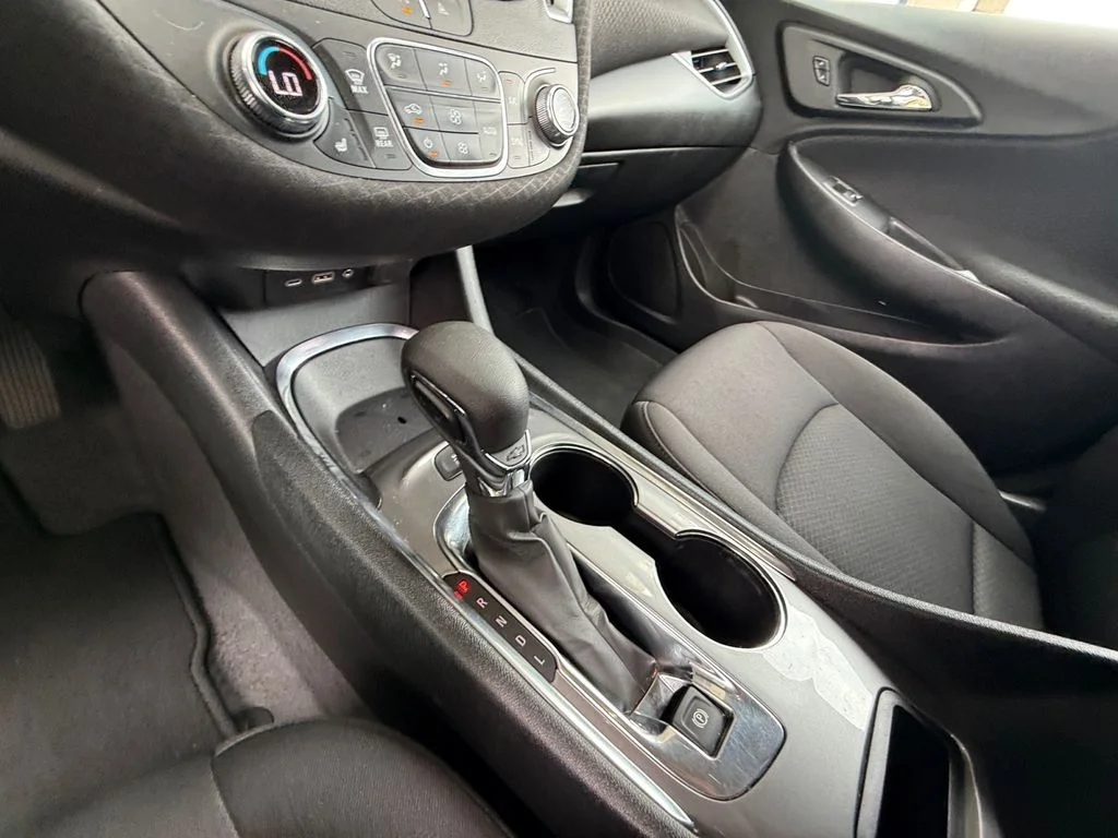 Used 2024 Gray Chevrolet LT image 22