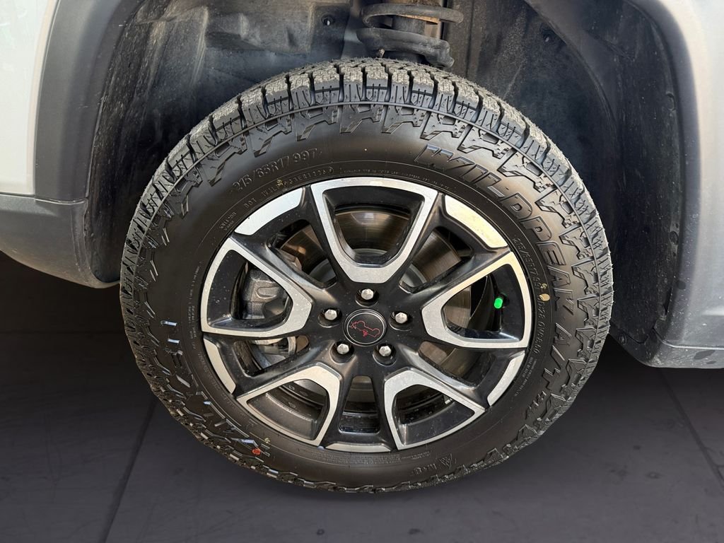 Used 2025 Silver Jeep Trailhawk image 9