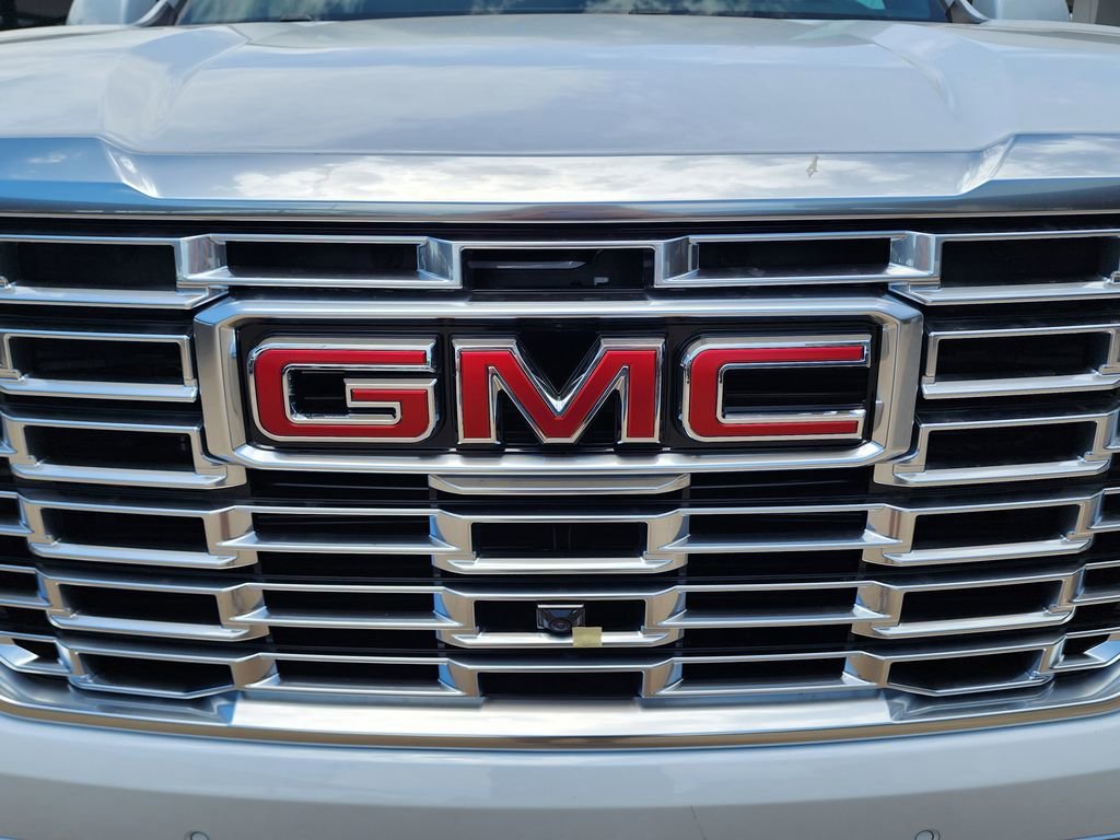 2026 GMC Yukon XL Denali - Photo 9