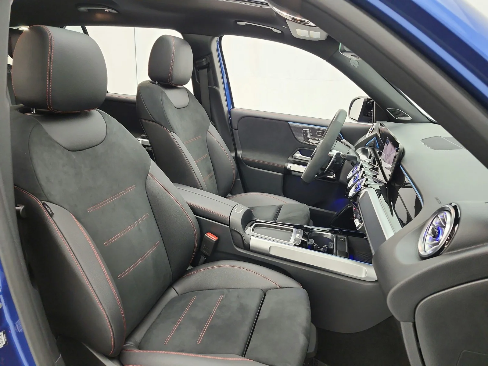 Used 2025 Starling Blue Metallic Mercedes-Benz AMG® GLB 35 4MATIC SUV image 20