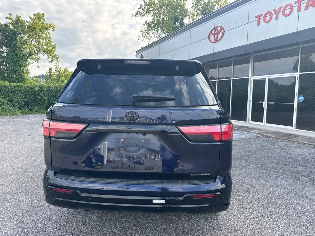 Used 2026  Toyota Limited image 5