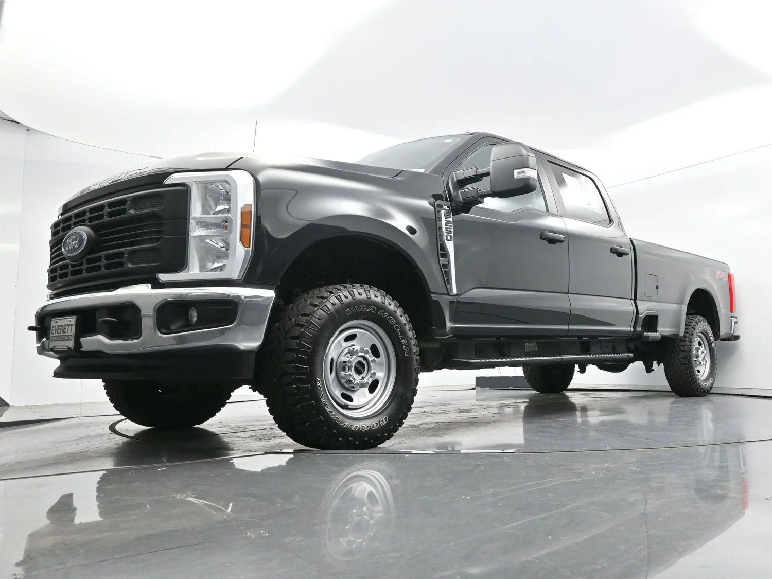 Used 2024 Black Ford XL image 41
