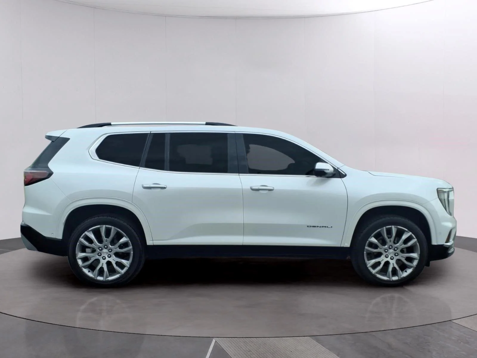 Used 2025 White Frost Tricoat GMC Denali image 6