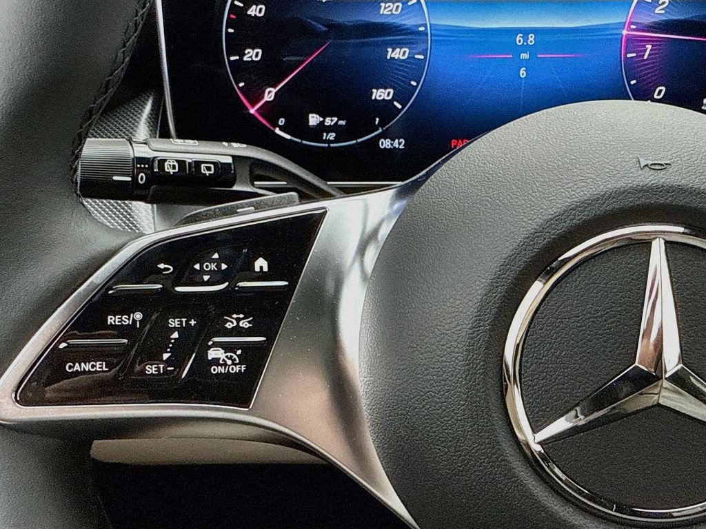 New 2027 Polar White Mercedes-Benz GLC 300 image 11