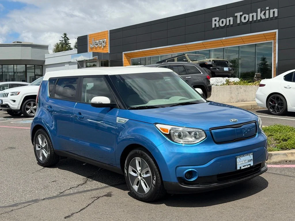 Used 2017 Kia Soul EV with VIN KNDJP3AE3H7021021 for sale in Portland, OR