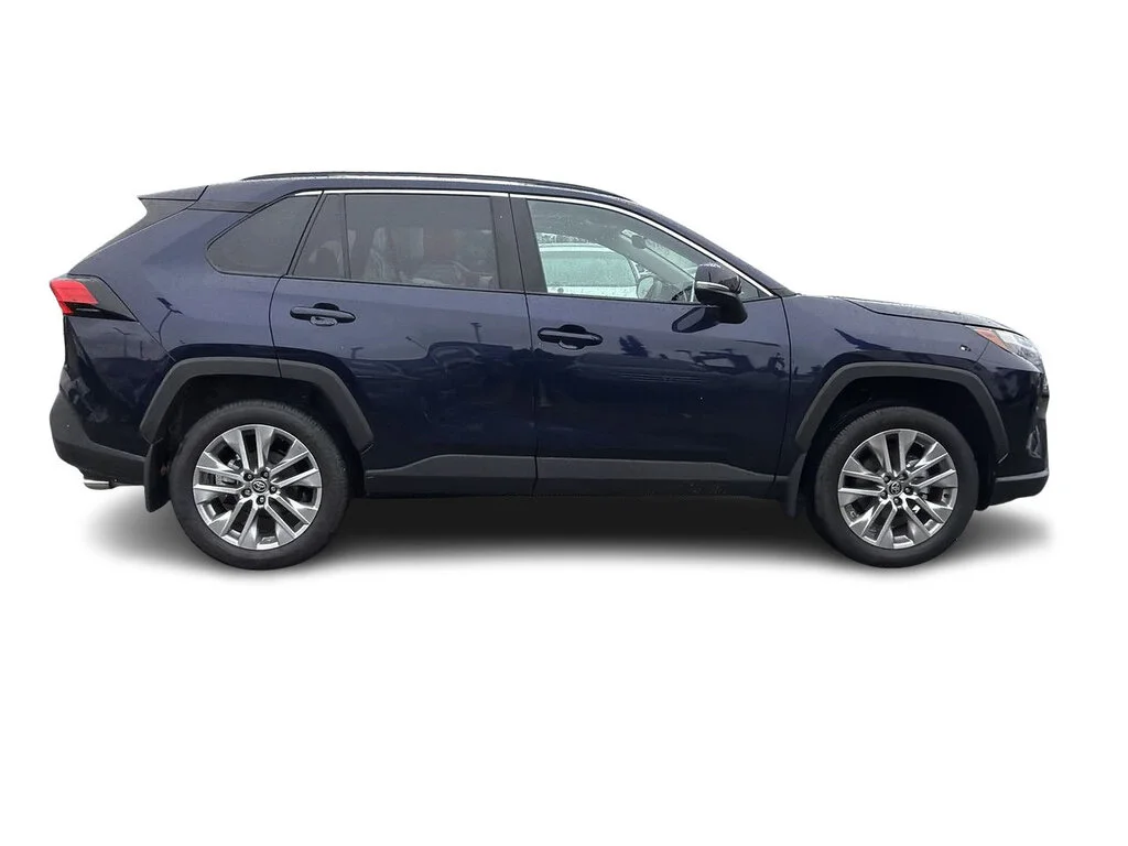 Used 2025 Blueprint Toyota XLE AWD Dilawri Certified   Local BC   1 OWNER image 16