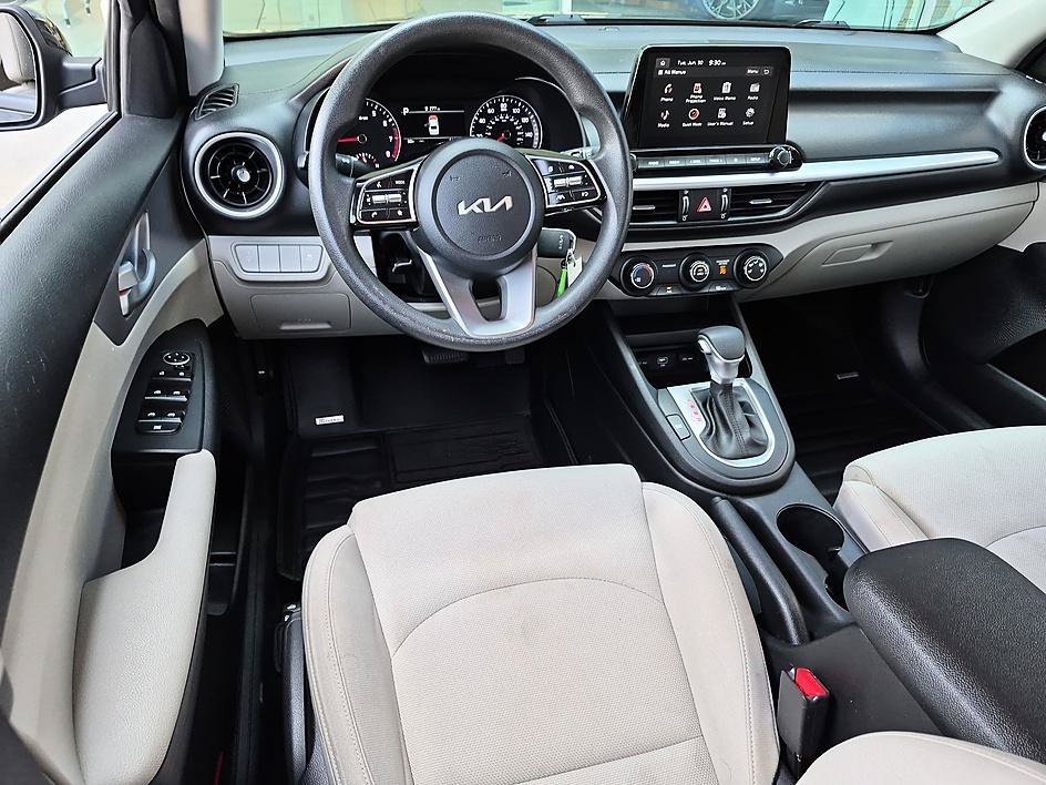 Used 2022 Aurora Black Kia LXS image 28