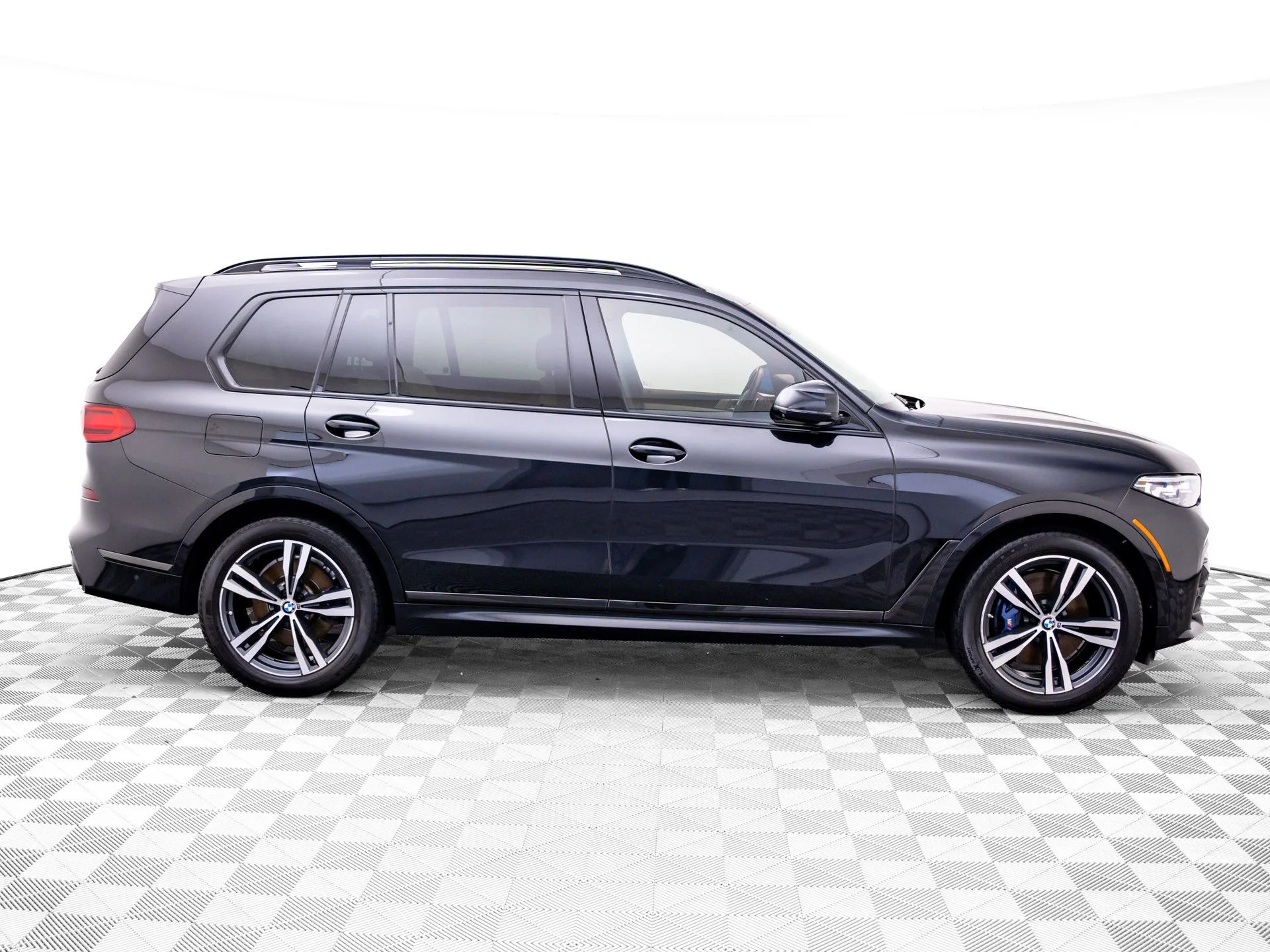 Used 2021 Black BMW xDrive40i image 8