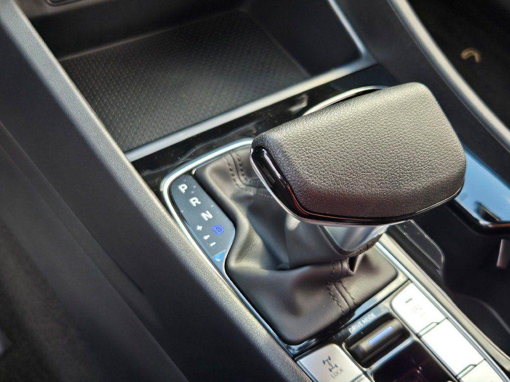 New 2026 Silver Hyundai SEL AWD image 23