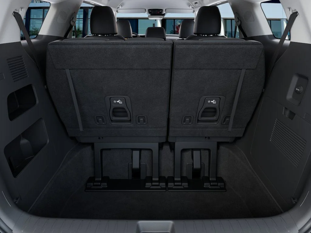 New 2027 Ceramic Silver Kia LXS image 19