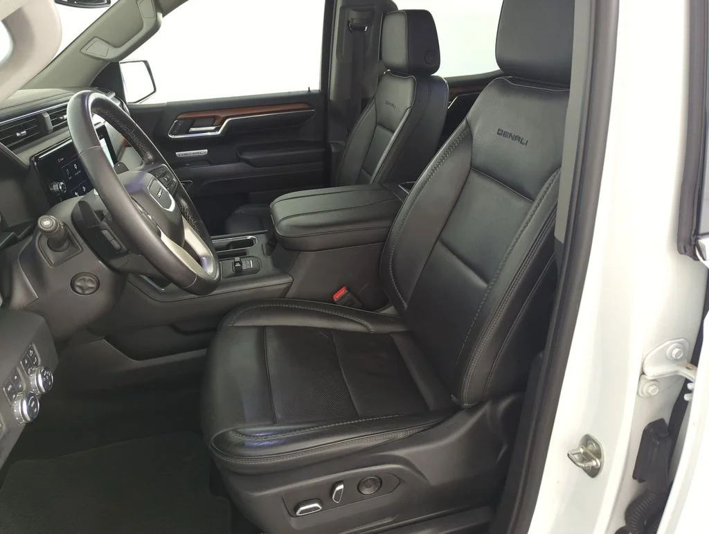 Used 2023 White GMC Denali image 11