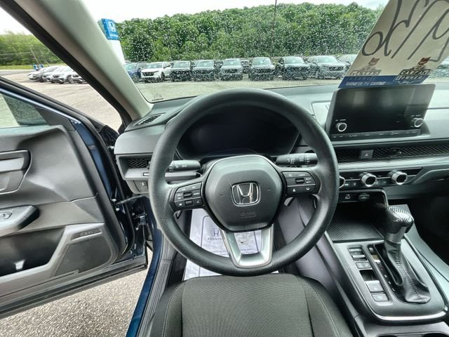 2025 Honda CR-V LX - Photo 13