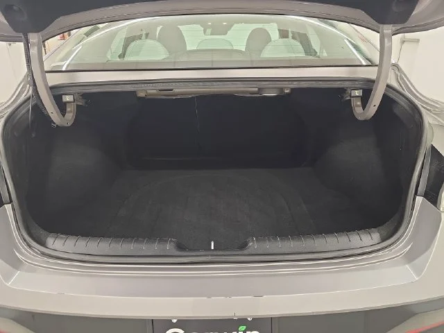 Used 2025 Metal Hyundai Limited image 15