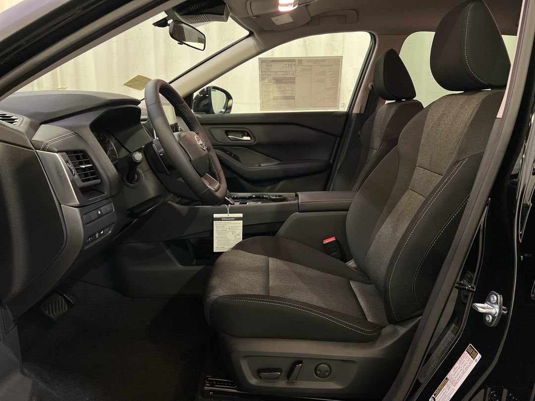 2026 Nissan Rogue SV - Photo 13