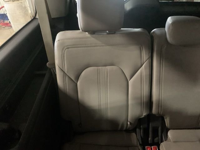 Used 2018 White Ford Limited image 22