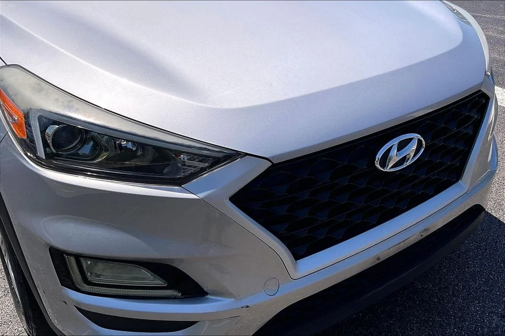 Used 2020 Silver Hyundai Value image 30