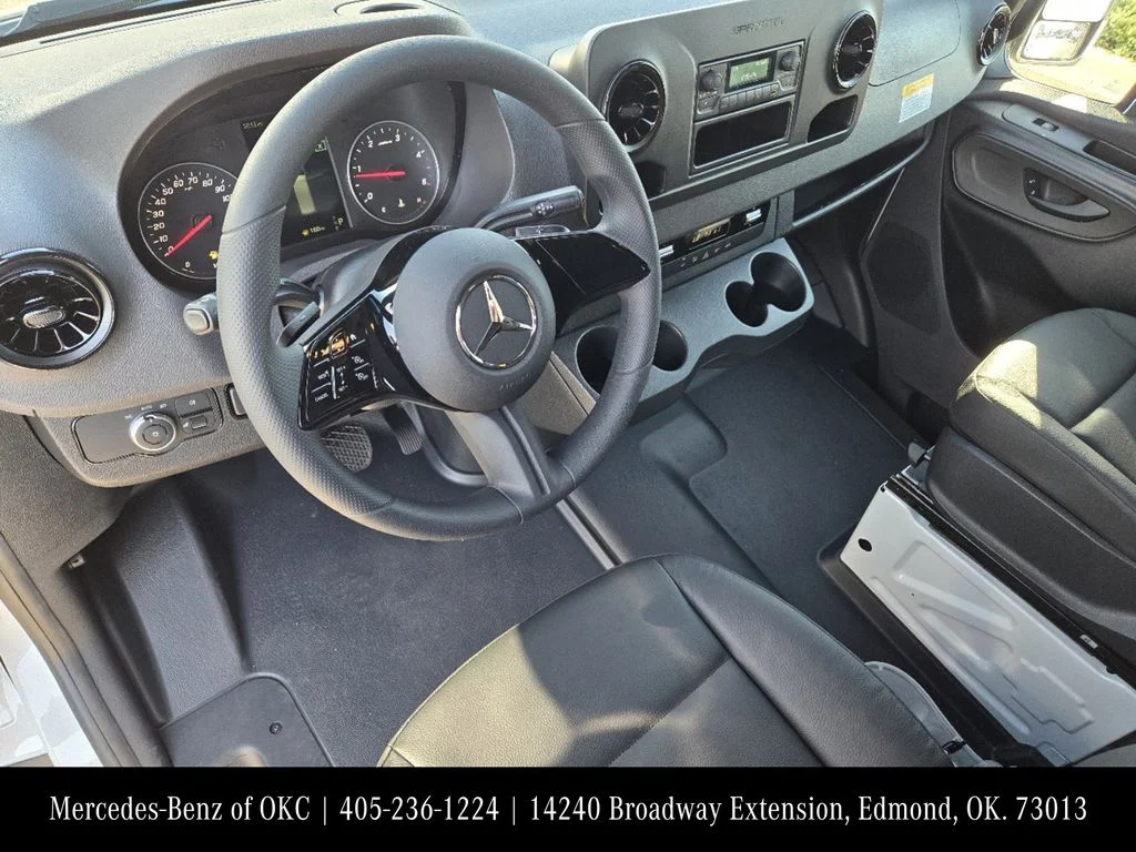 Used 2025 White Mercedes-Benz Cargo 170 WB image 26