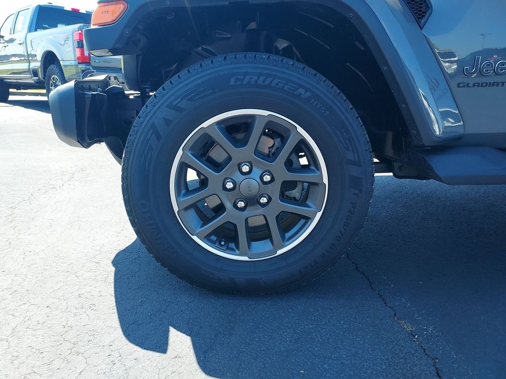 Used 2020 Gray Jeep Overland image 10
